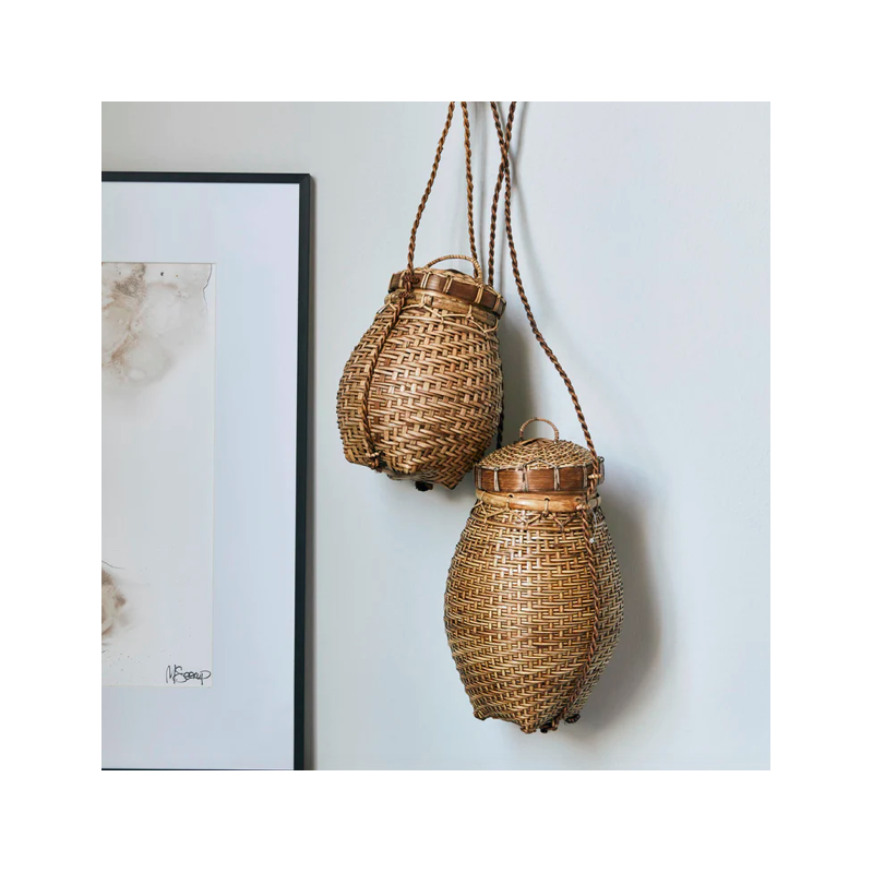 Paniers Balinais à suspendre, fabriqués à la main en bambou et rotin.