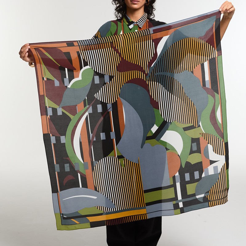 Carré de soie 100cm, modèle Bois Sacré (Sous bois) de la marque Ma Poésie
