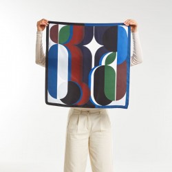 Carré de soie 70cm, modèle Wonder Bleu de la marque Ma Poésie