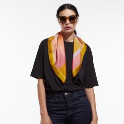 Carré de soie 70cm, modèle Vibrant Orange de la marque Ma Poésie