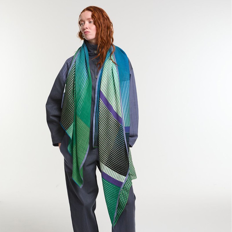 Foulard en laine, modèle Vibrant (vert) de la marque Ma Poésie Foulard en laine, modèle Vibrant (vert) de la marque Ma Poésie
