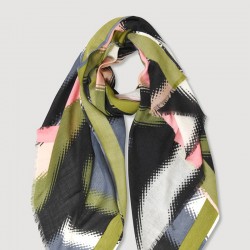 Foulard en laine, modèle Mouvance (rose) de la marque Ma Poésie