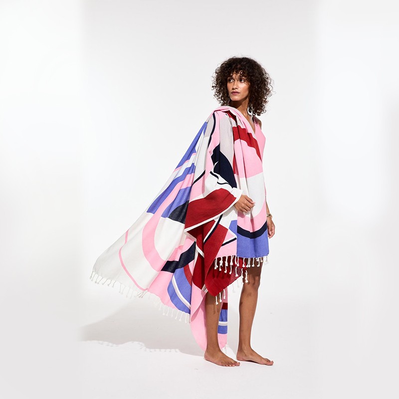 Drap de plage à motifs Olga, couleur rouge et bleu - Ma Poésie