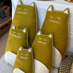 Coussin chat à poche en feutre de laine, de la marque Muskhane