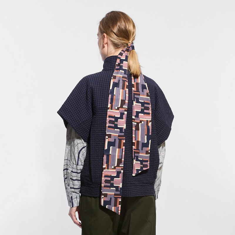 Lavallière à motifs Oscar, de couleur rose - Ma Poésie